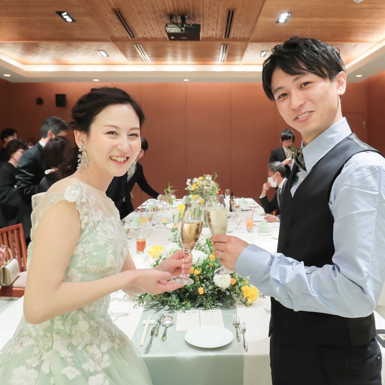 披露宴パーティのカバー写真