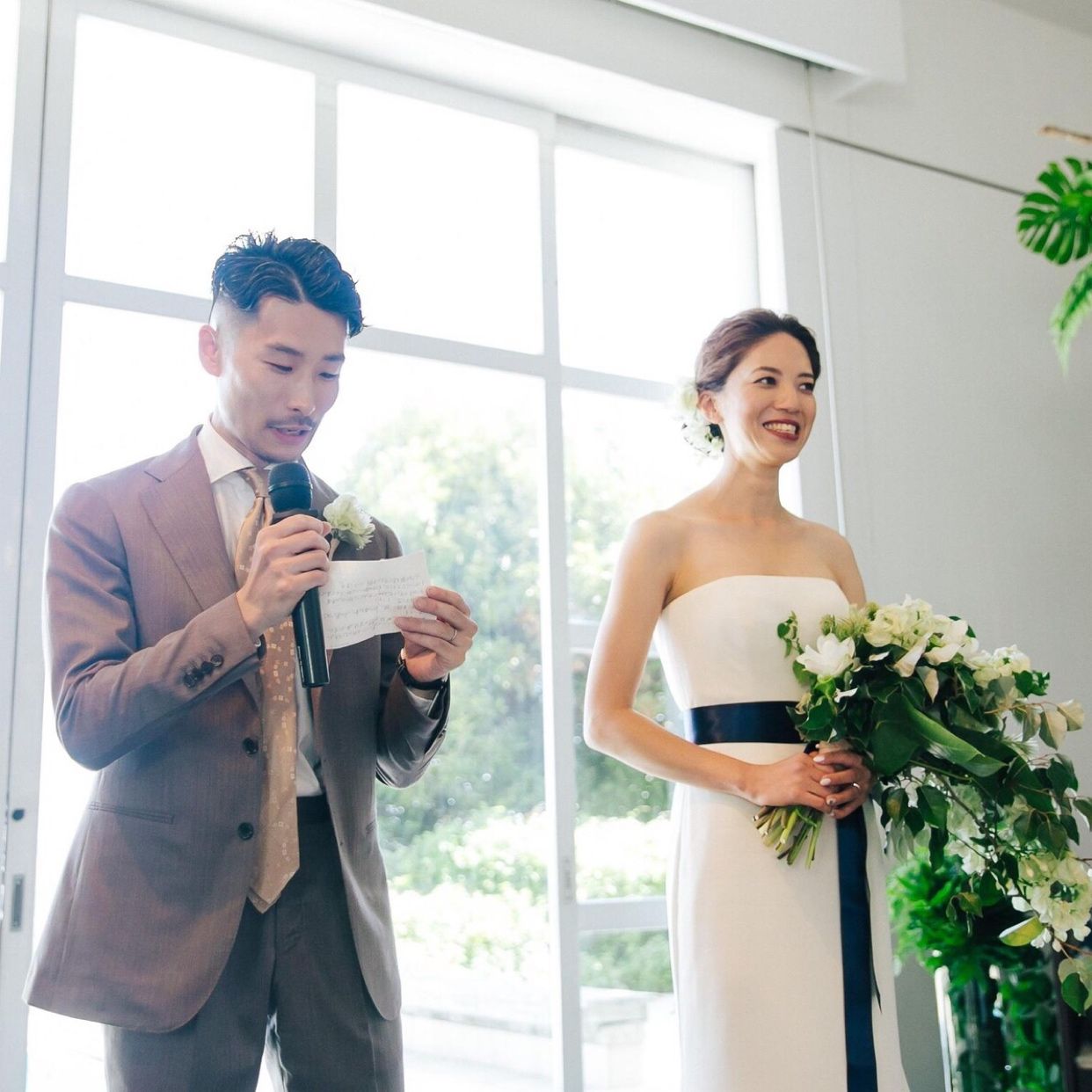 披露宴パーティのカバー写真