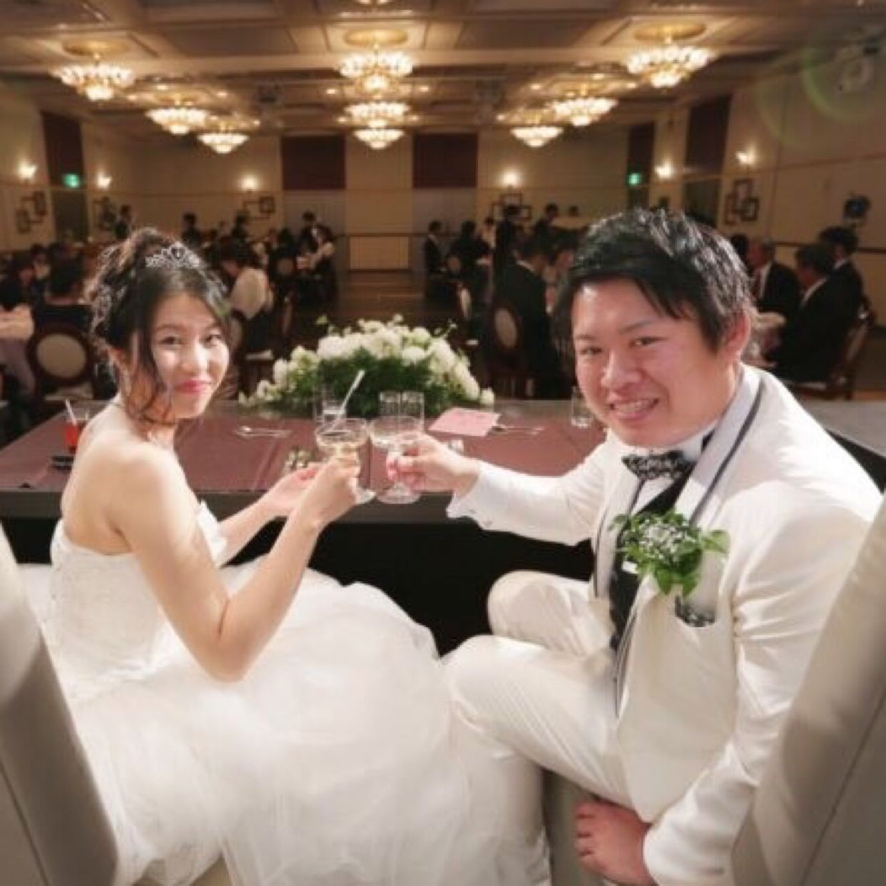 披露宴パーティのカバー写真