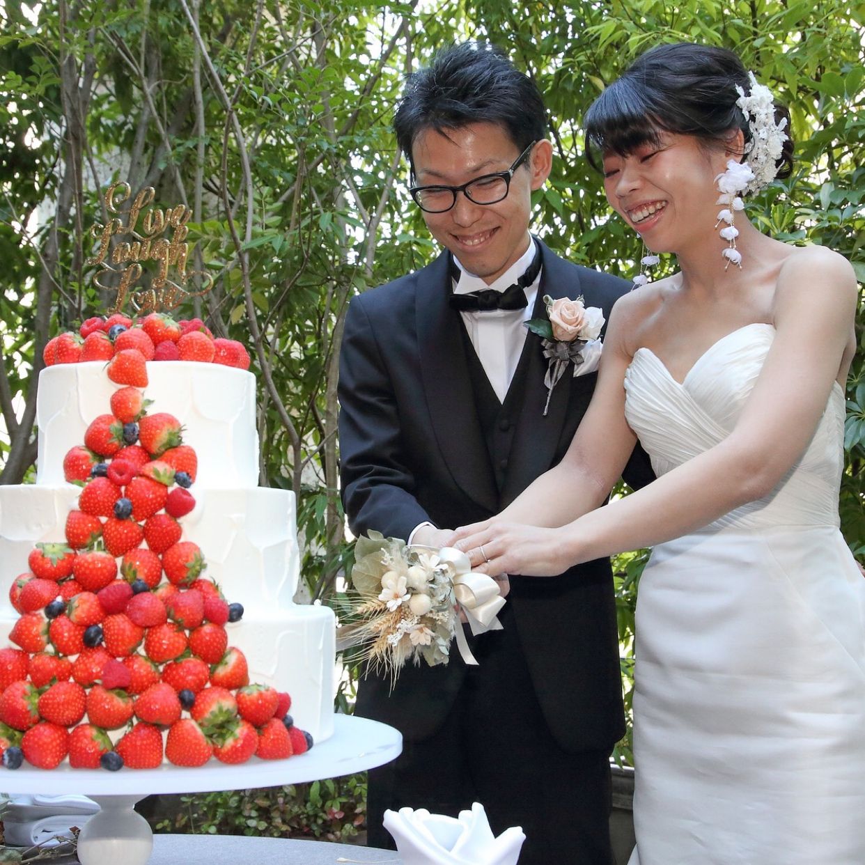 披露宴パーティのカバー写真