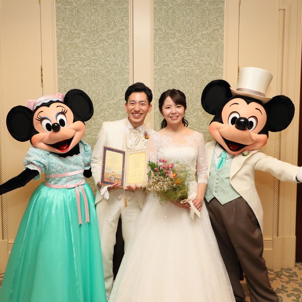 披露宴パーティのカバー写真