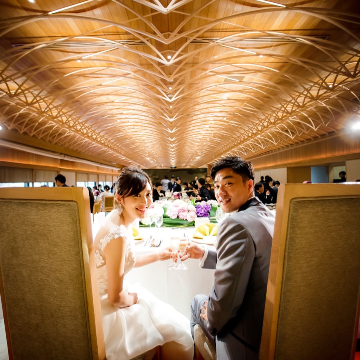 披露宴パーティのカバー写真