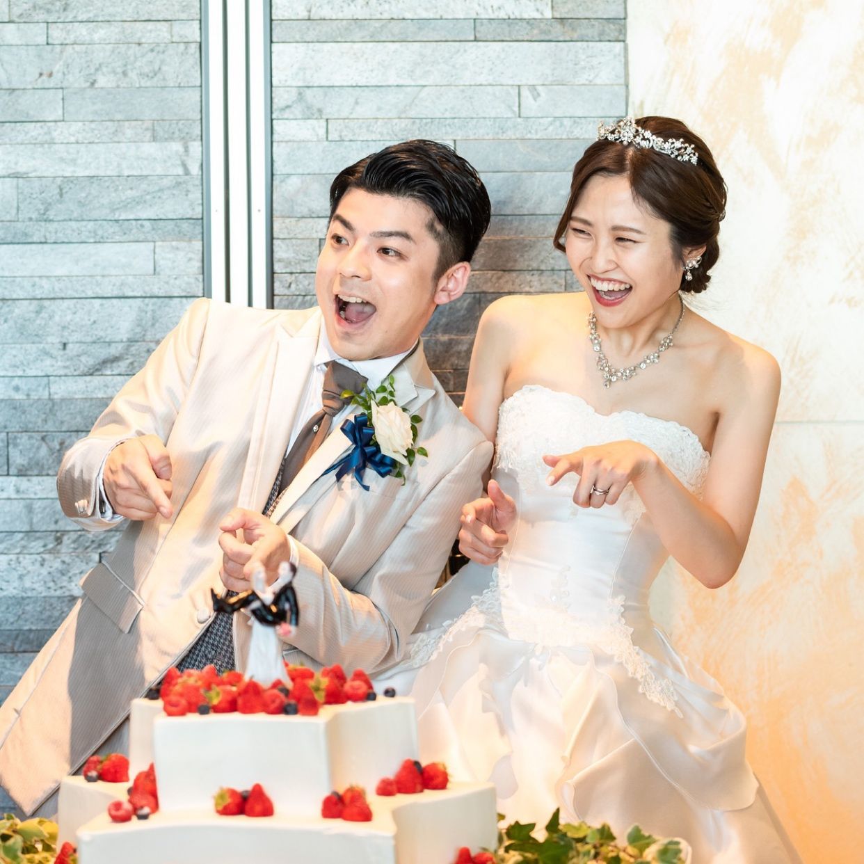 披露宴パーティのカバー写真