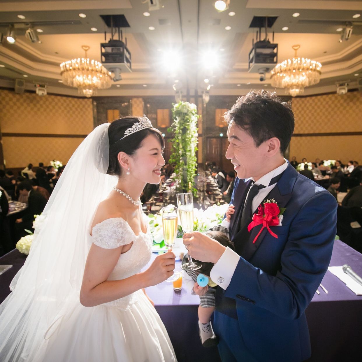 披露宴パーティのカバー写真