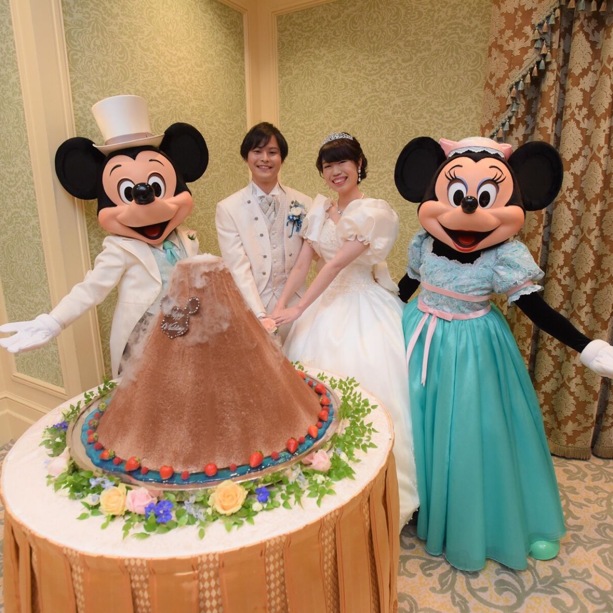 披露宴パーティのカバー写真