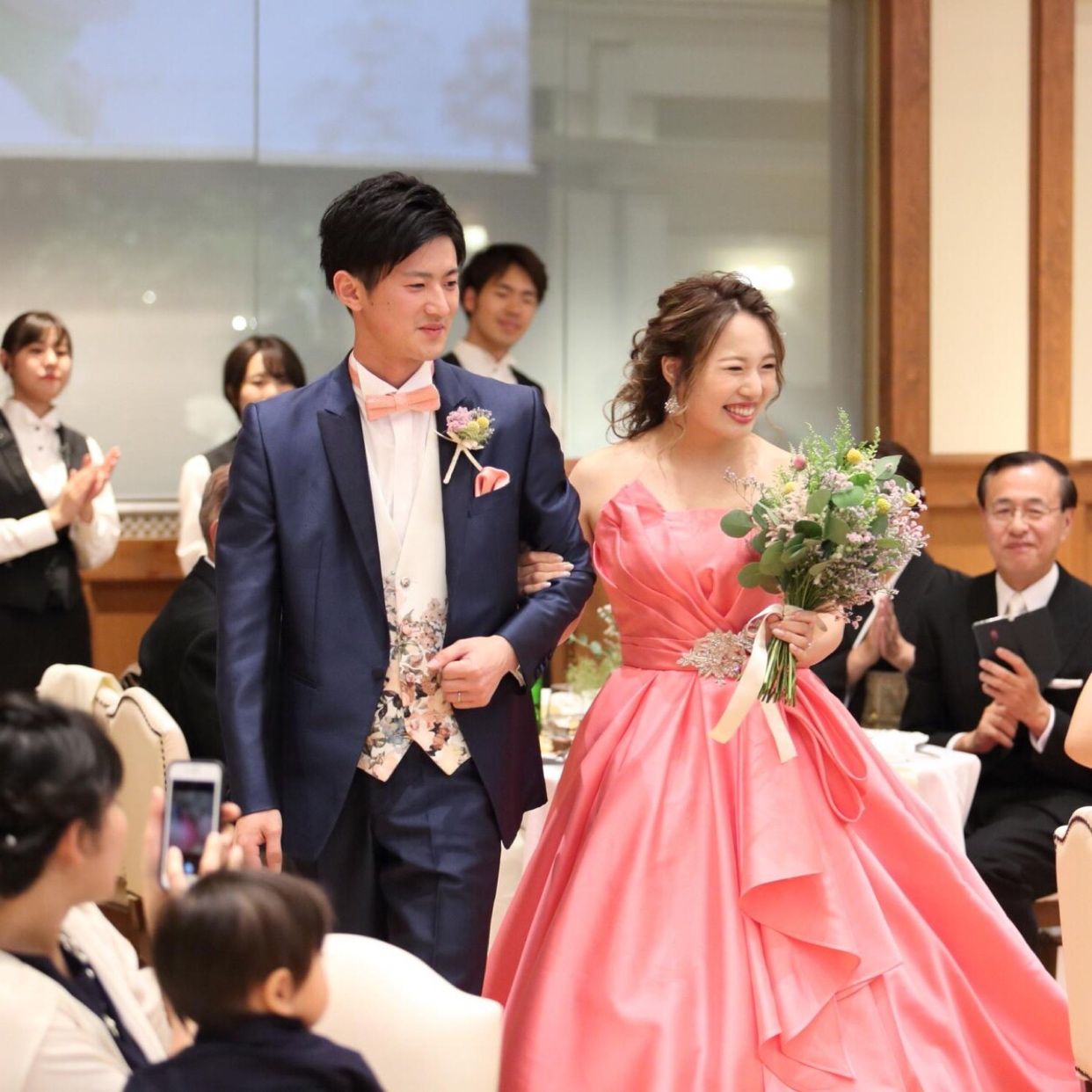 披露宴パーティのカバー写真