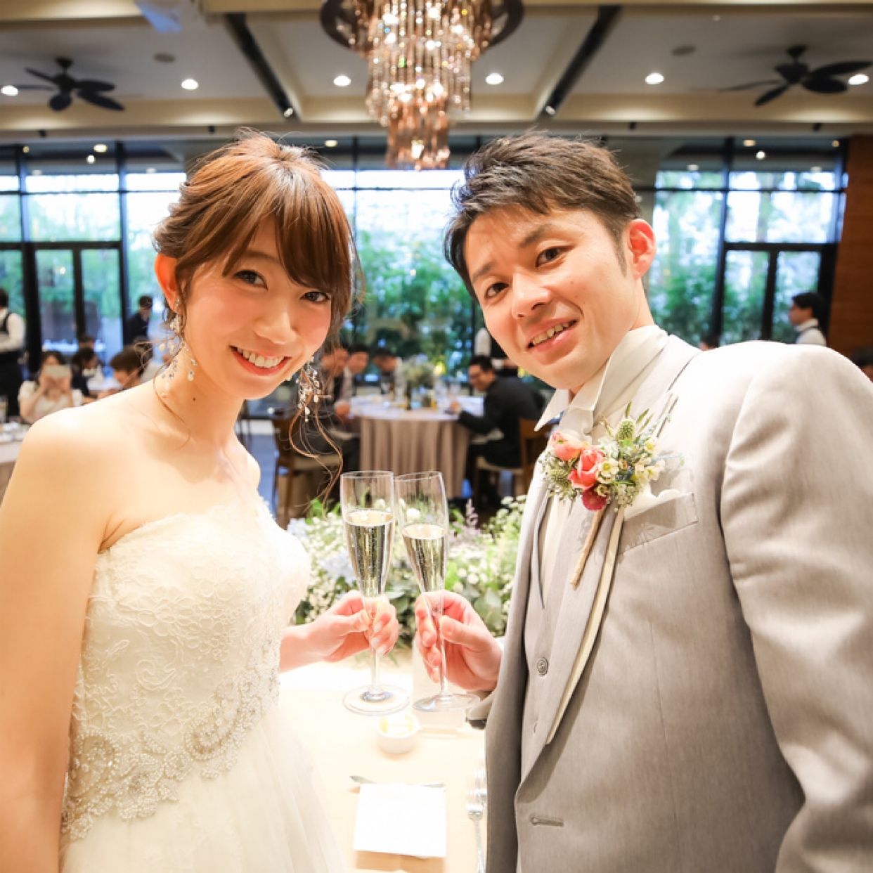 披露宴パーティのカバー写真