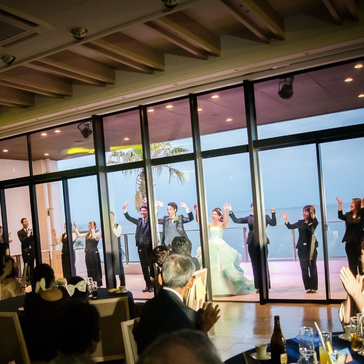 披露宴パーティのカバー写真