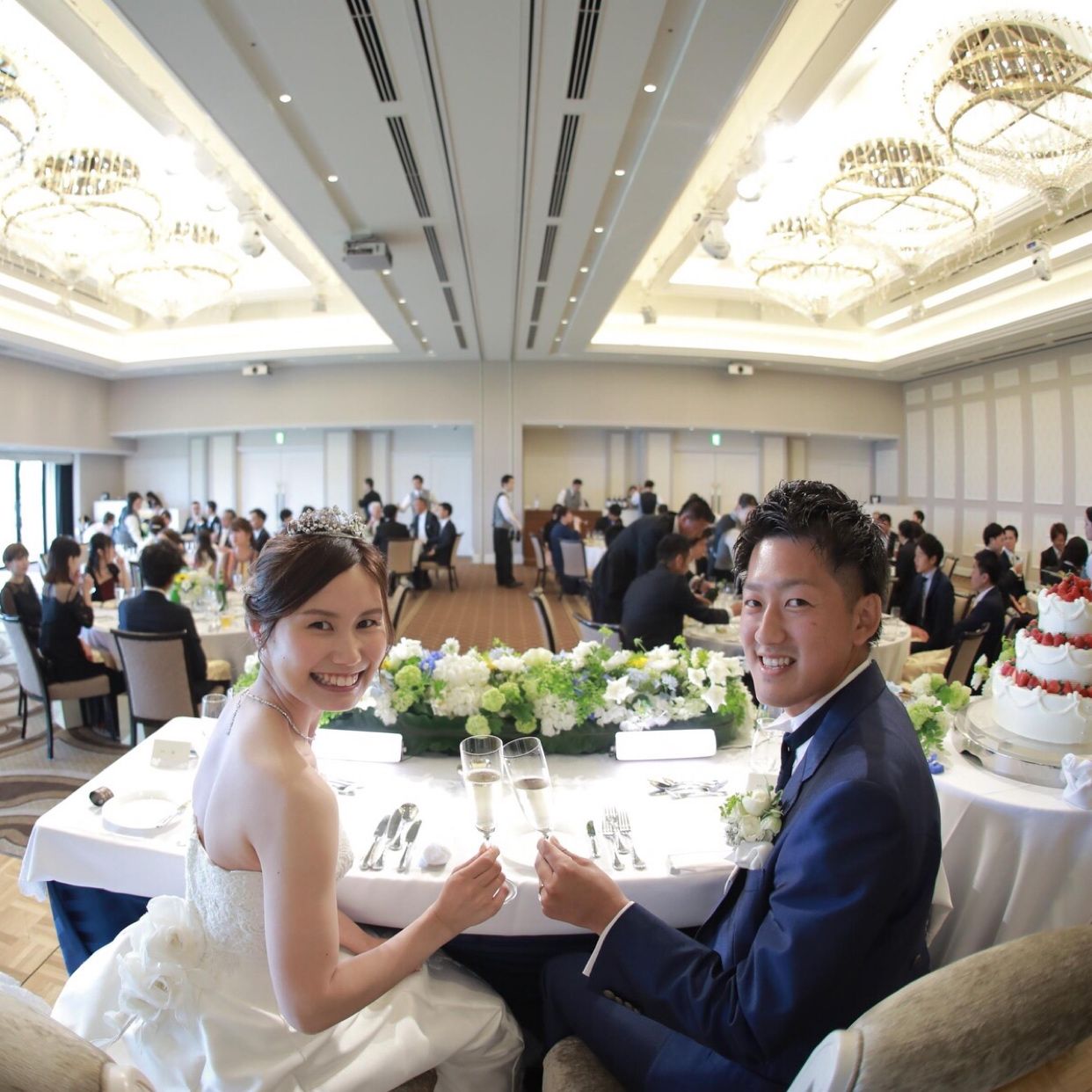 披露宴パーティのカバー写真