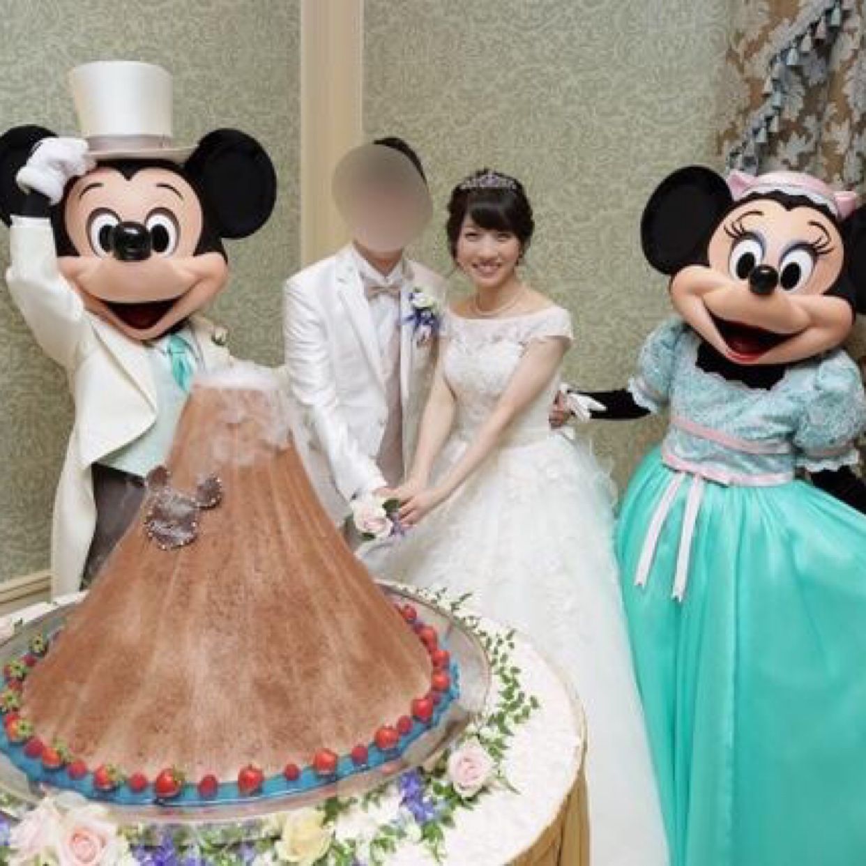 披露宴パーティのカバー写真