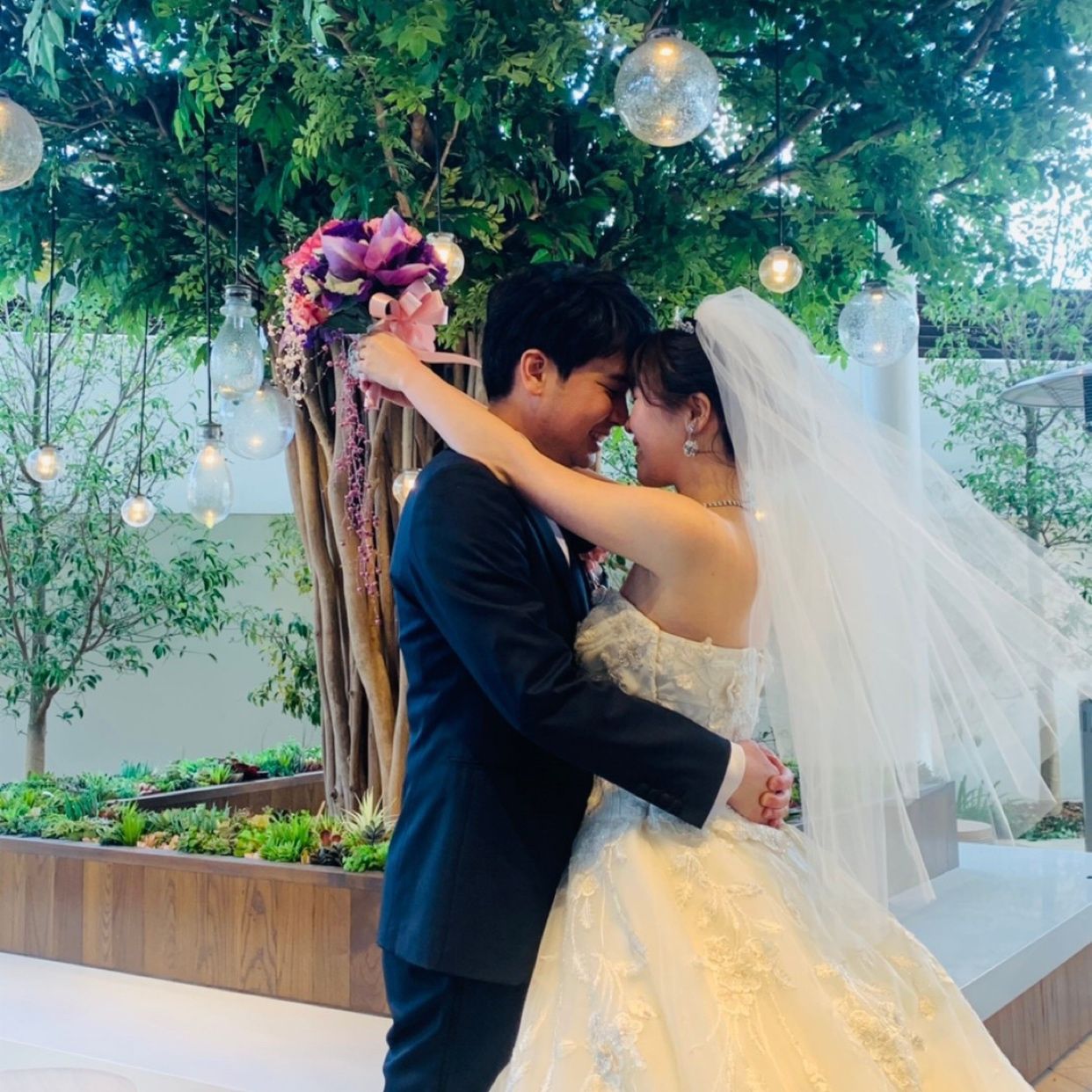 披露宴パーティのカバー写真