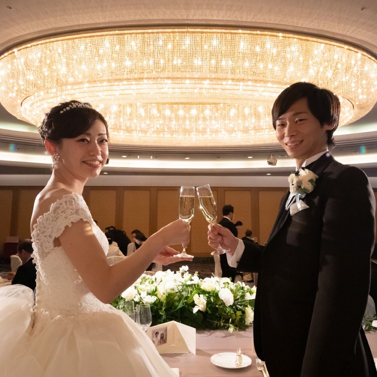 披露宴パーティのカバー写真
