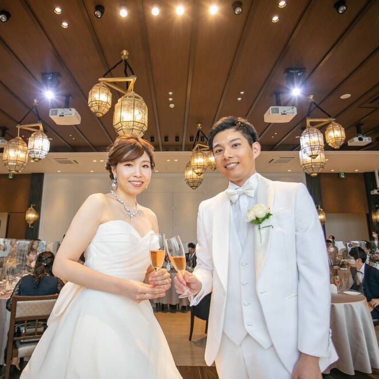 披露宴パーティのカバー写真