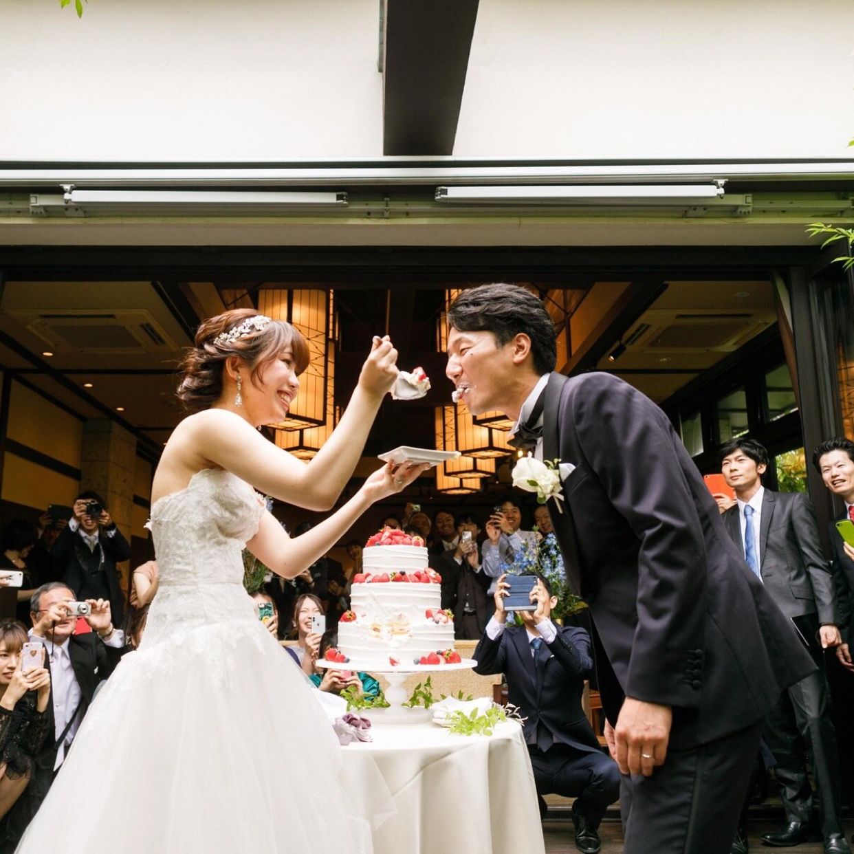 披露宴パーティのカバー写真