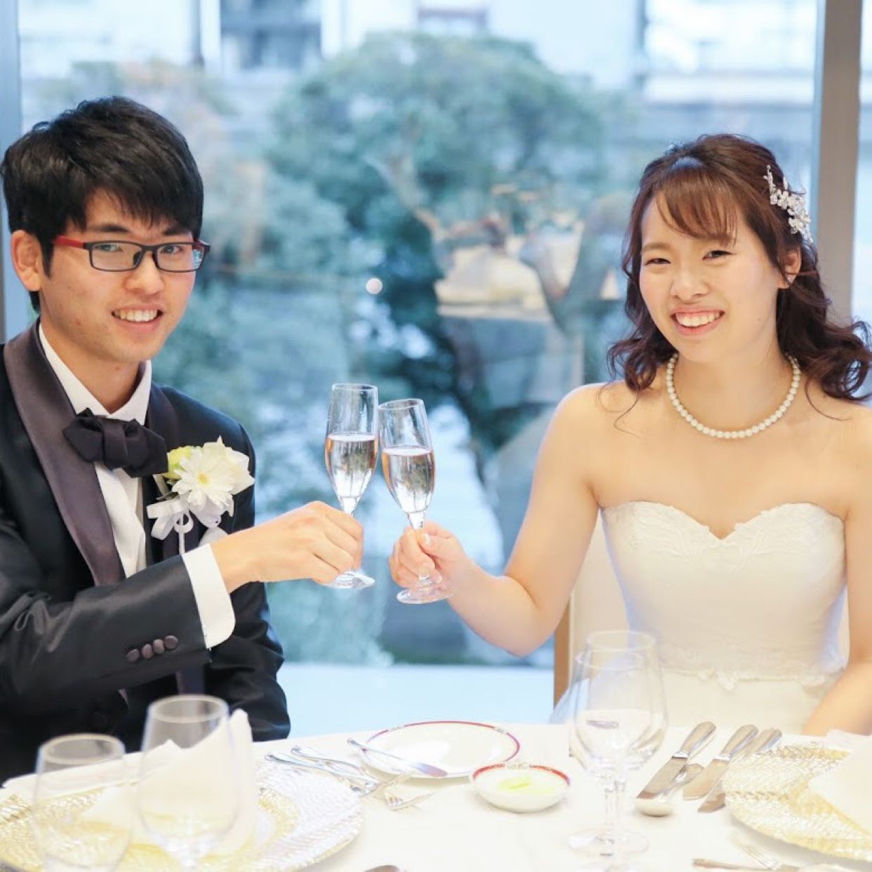 披露宴パーティのカバー写真