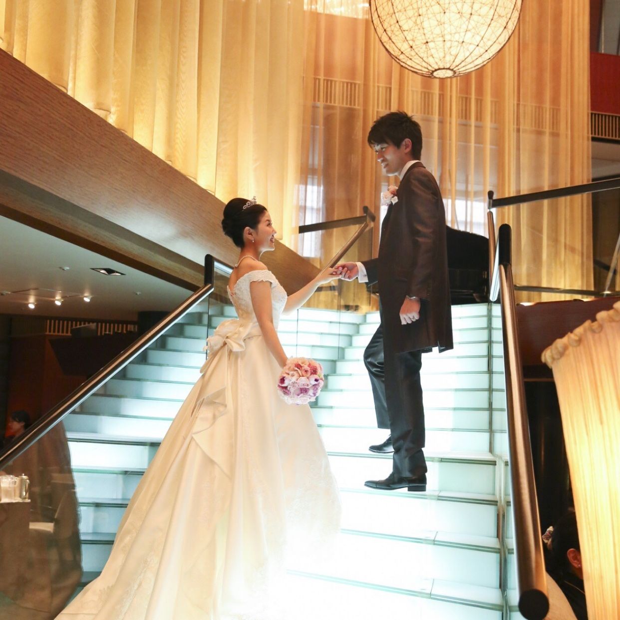 披露宴パーティのカバー写真