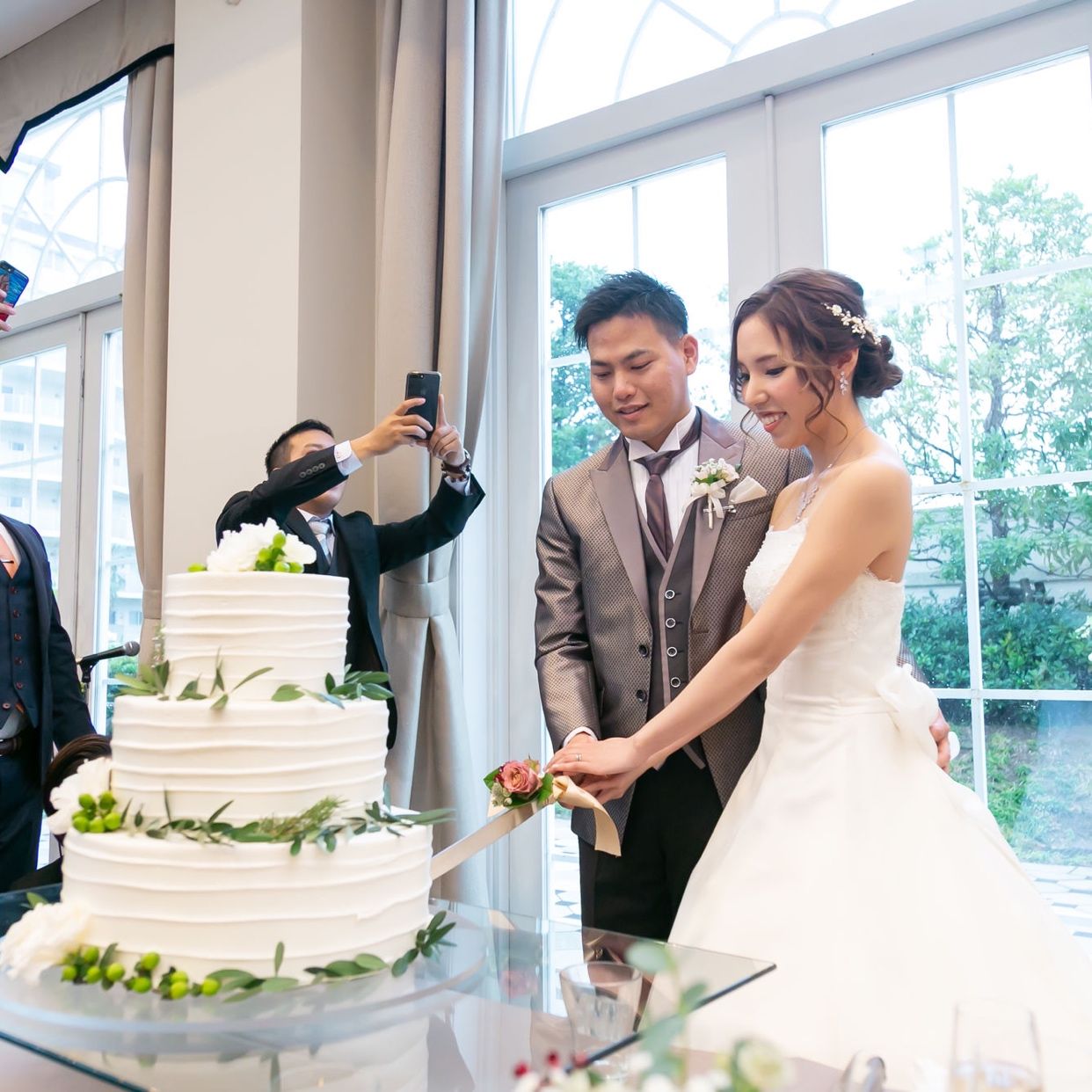 披露宴パーティのカバー写真