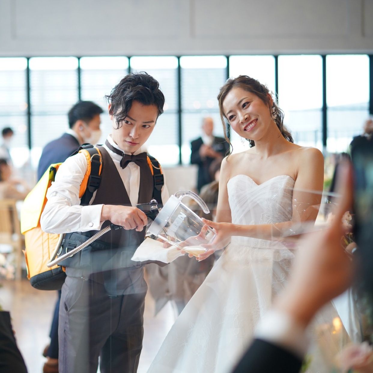 披露宴パーティのカバー写真