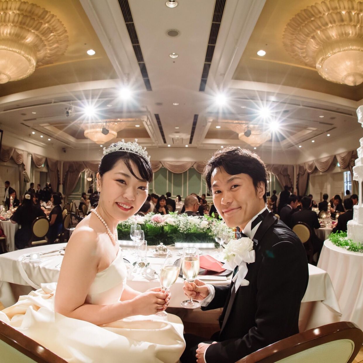 披露宴パーティのカバー写真