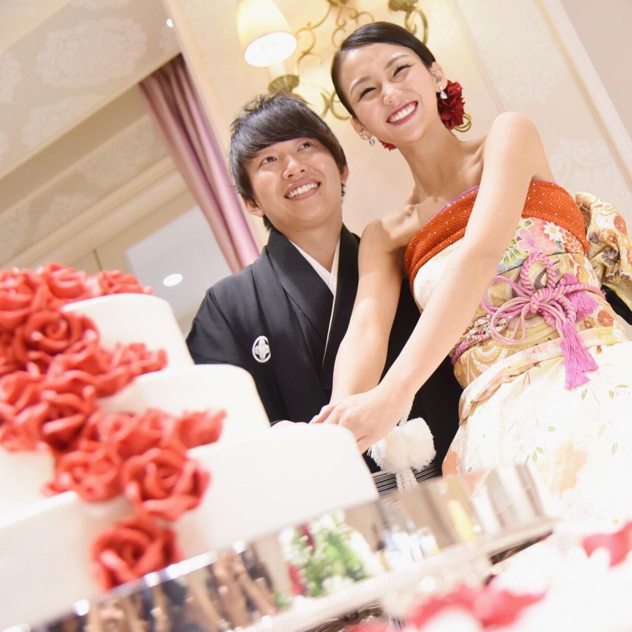 披露宴パーティのカバー写真