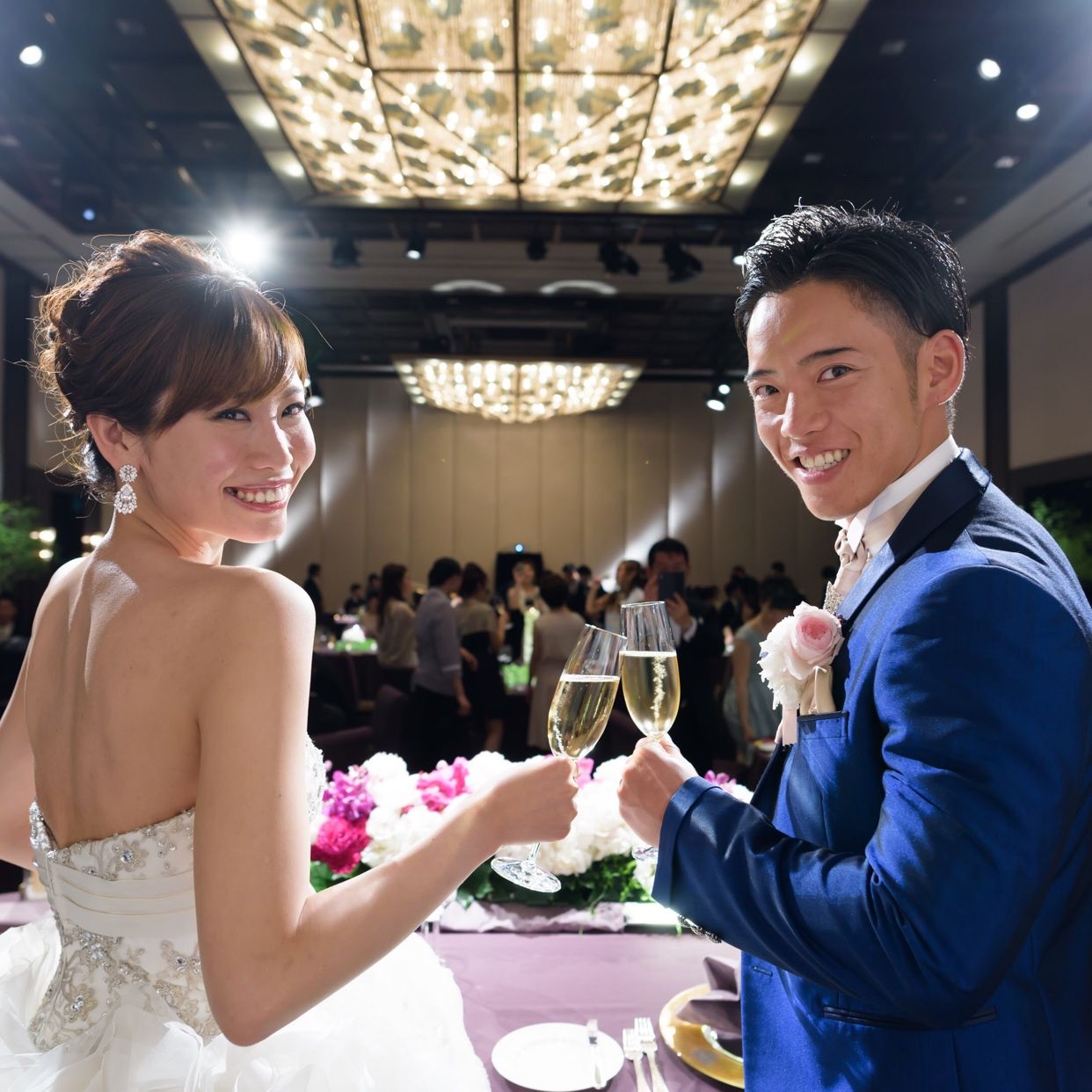 披露宴パーティのカバー写真