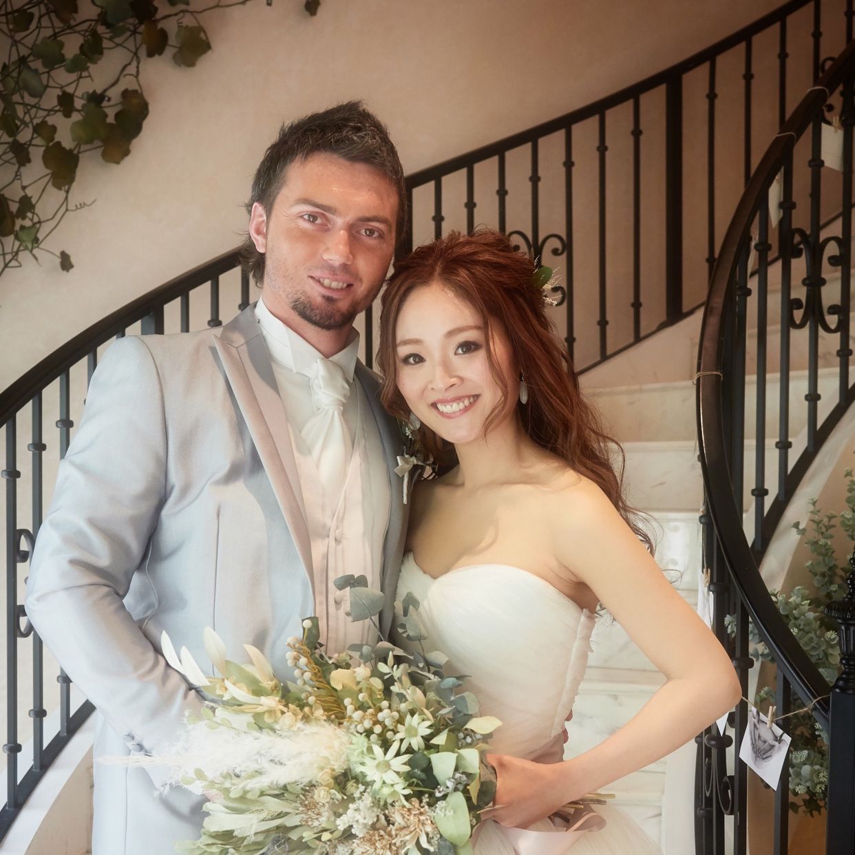 披露宴パーティのカバー写真