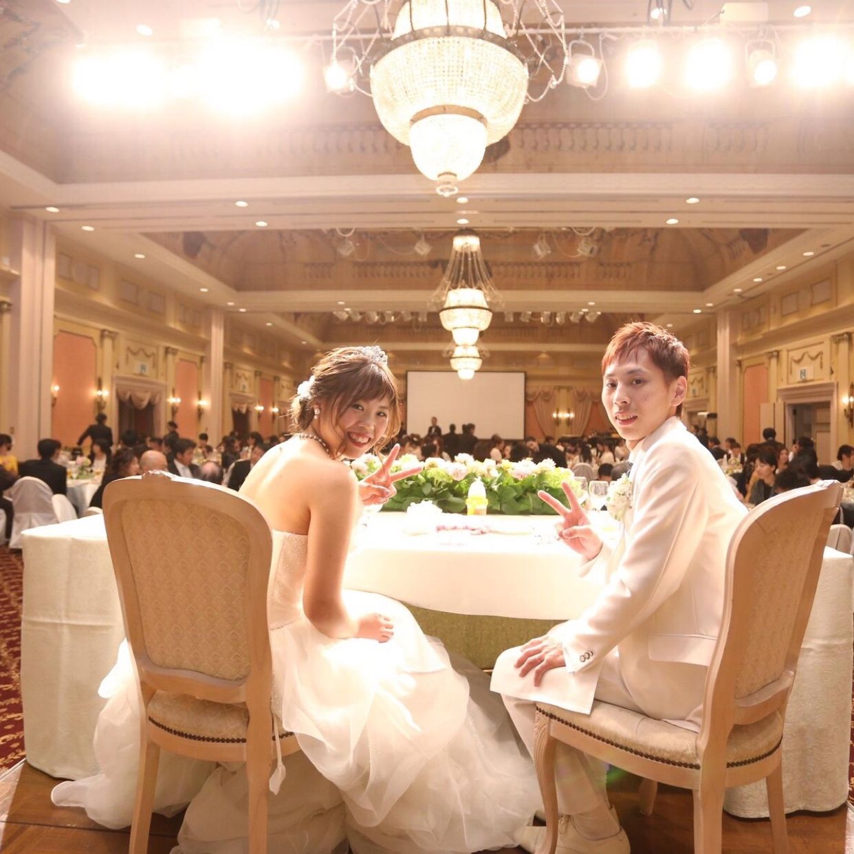 披露宴パーティのカバー写真