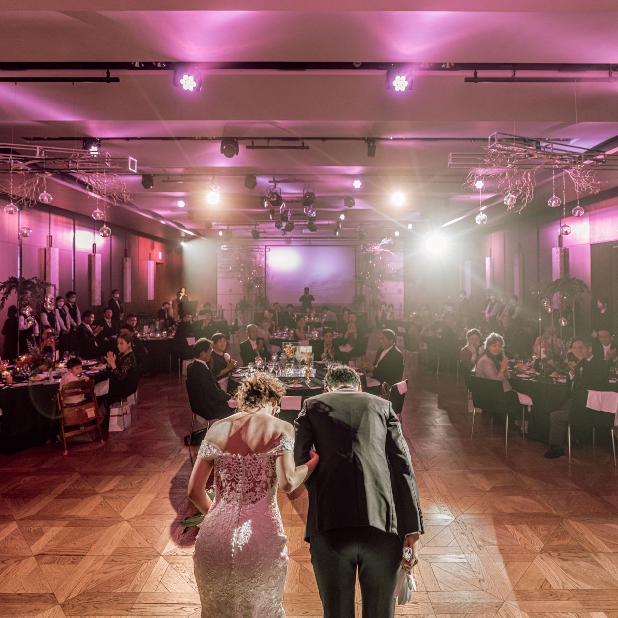 披露宴パーティのカバー写真