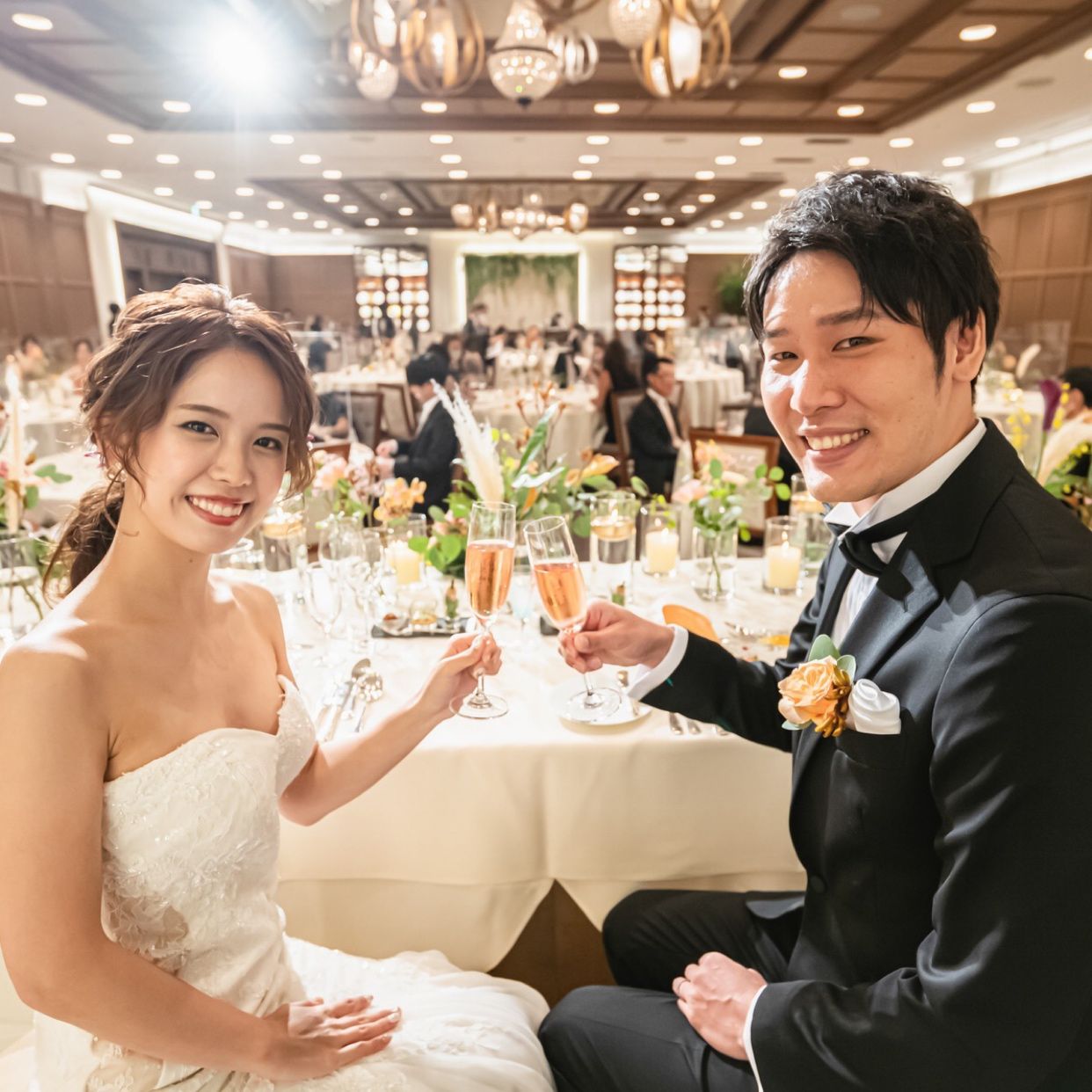 披露宴パーティのカバー写真