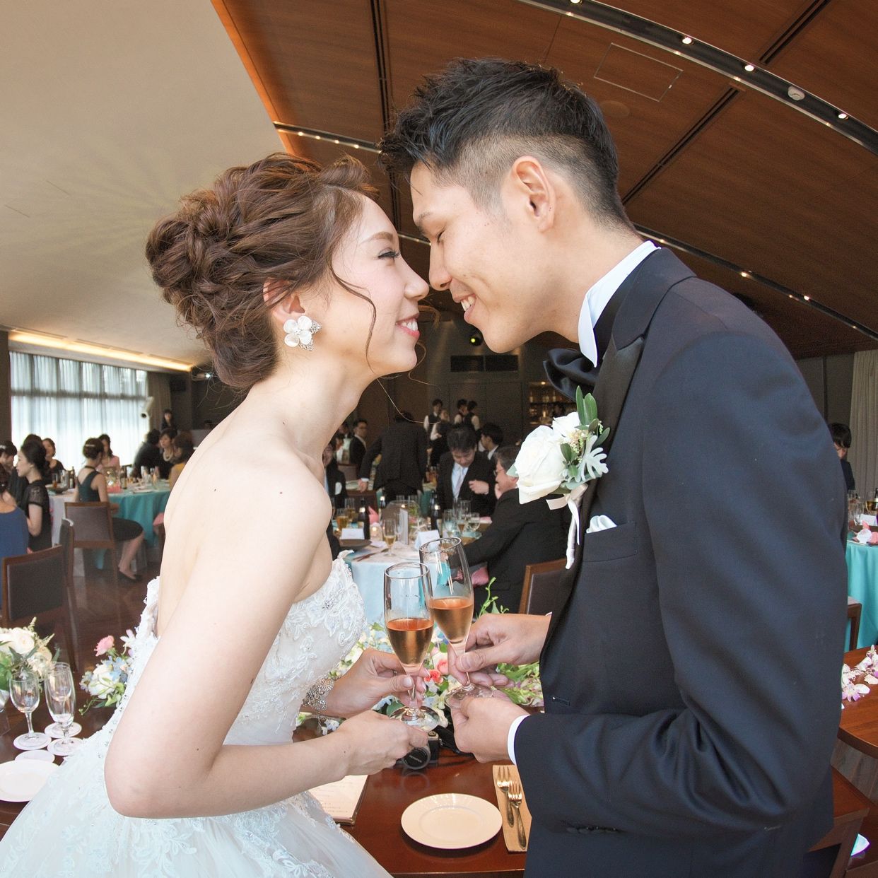 披露宴パーティのカバー写真