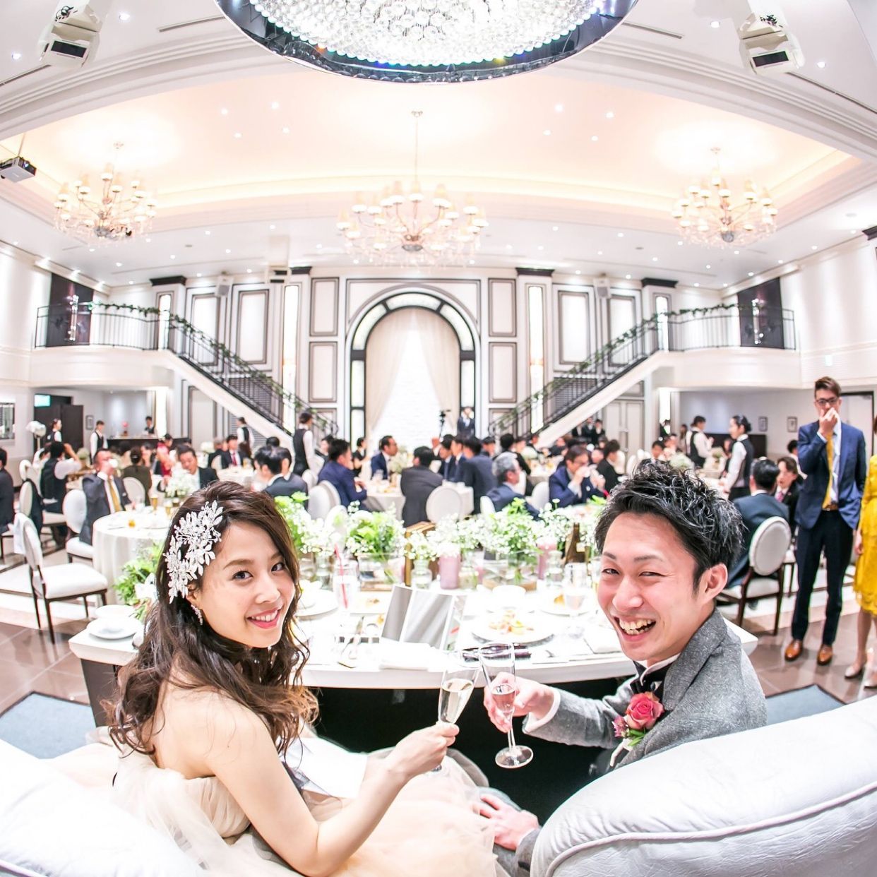 披露宴パーティのカバー写真