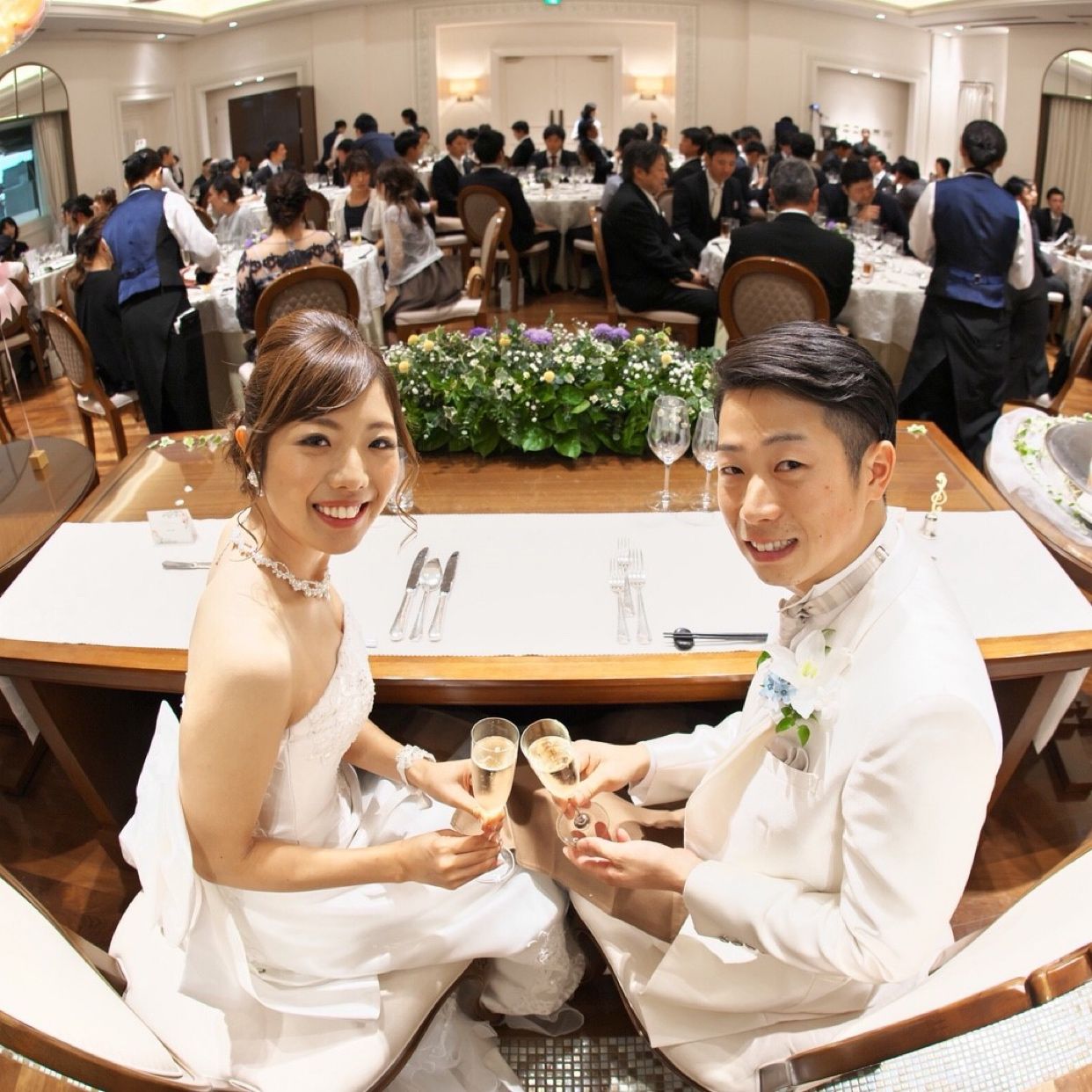 披露宴パーティのカバー写真