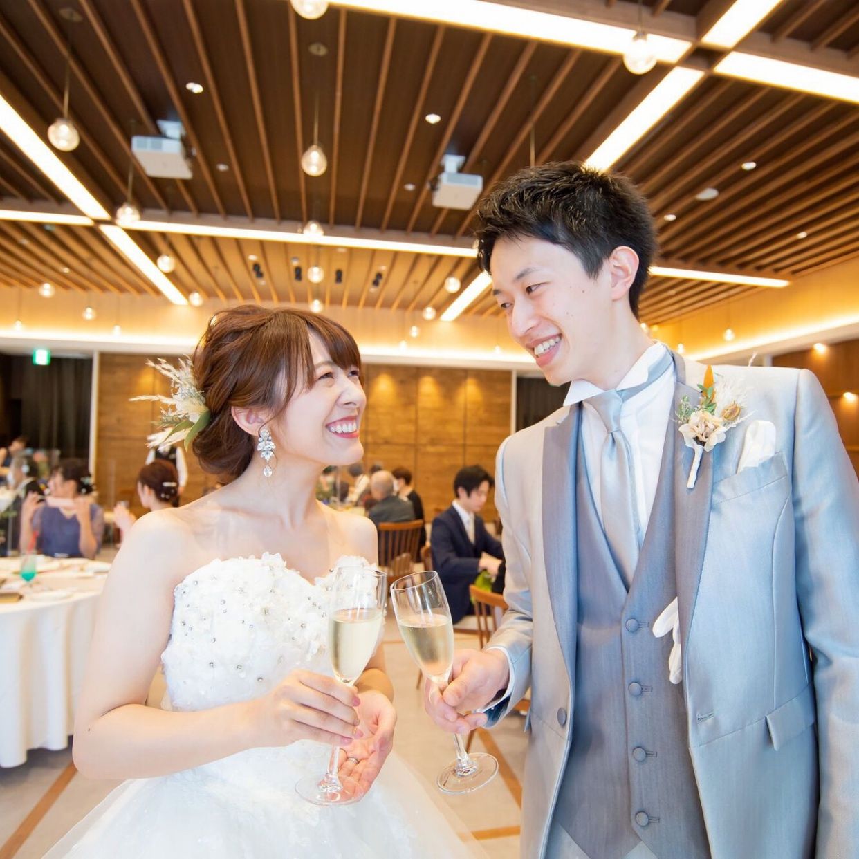 披露宴パーティのカバー写真