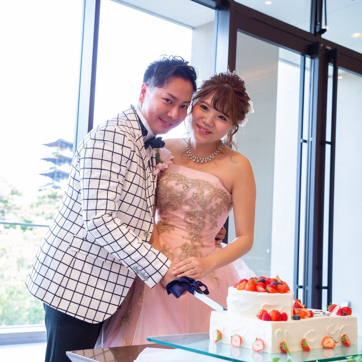 披露宴パーティのカバー写真