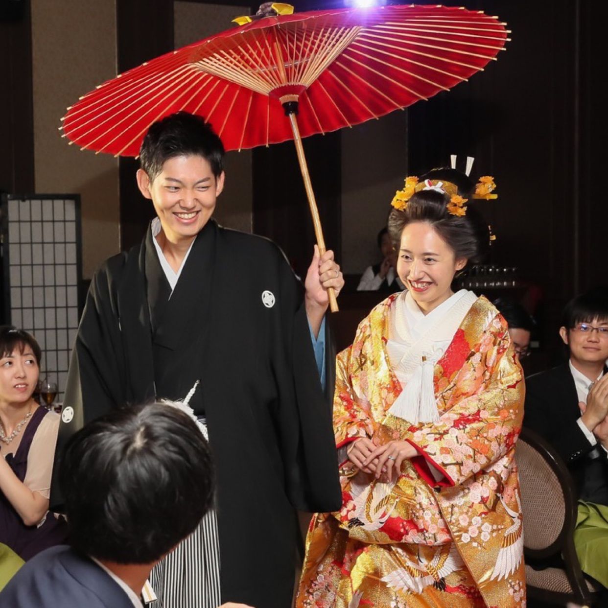 披露宴パーティのカバー写真