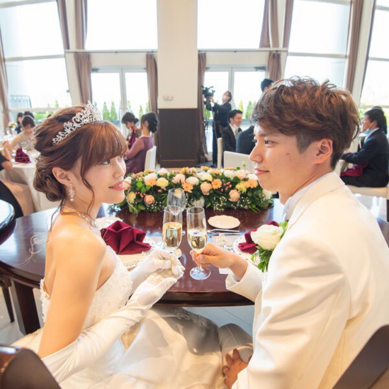 披露宴パーティのカバー写真