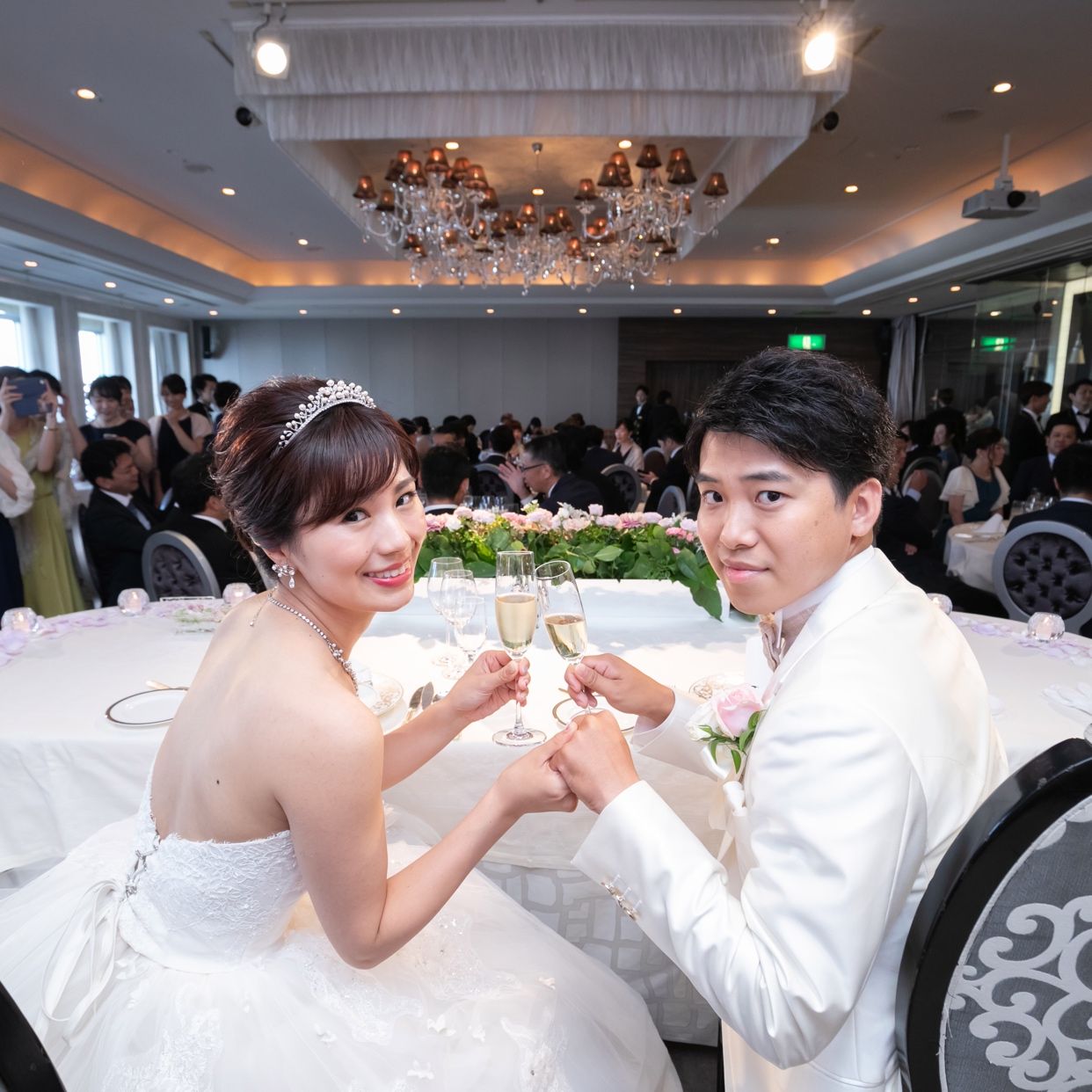 披露宴パーティのカバー写真