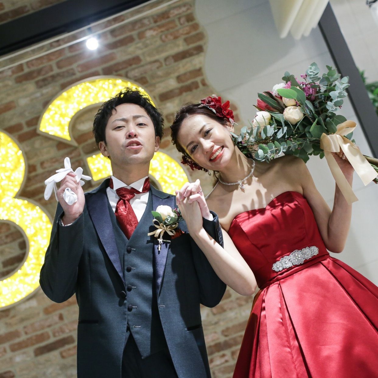 披露宴パーティのカバー写真