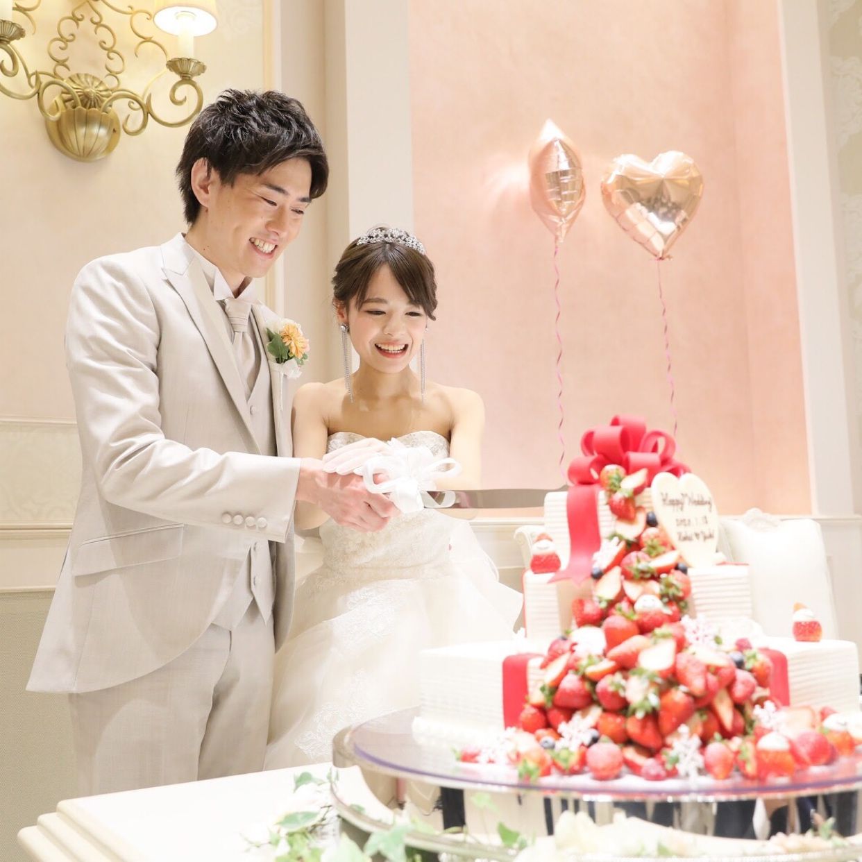 披露宴パーティのカバー写真