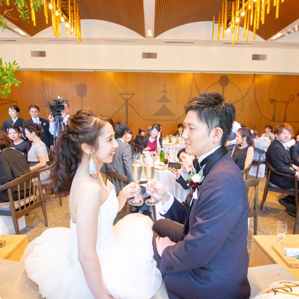 披露宴パーティのカバー写真