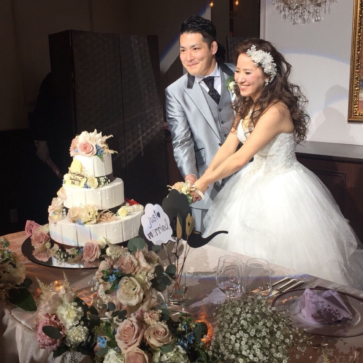 披露宴パーティのカバー写真