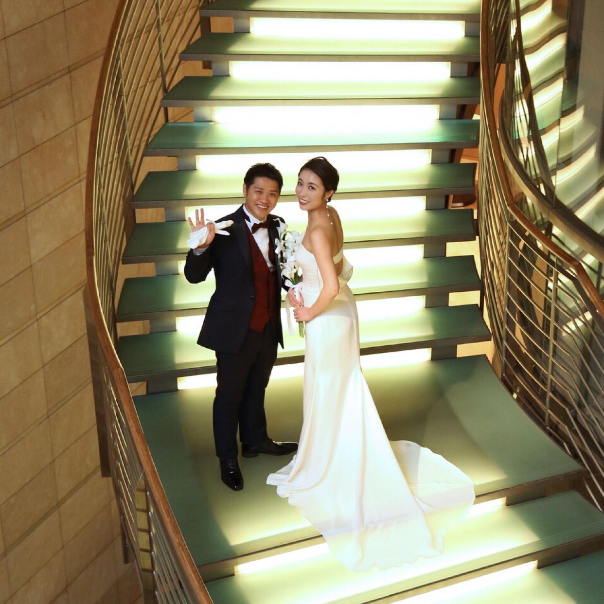 披露宴パーティのカバー写真