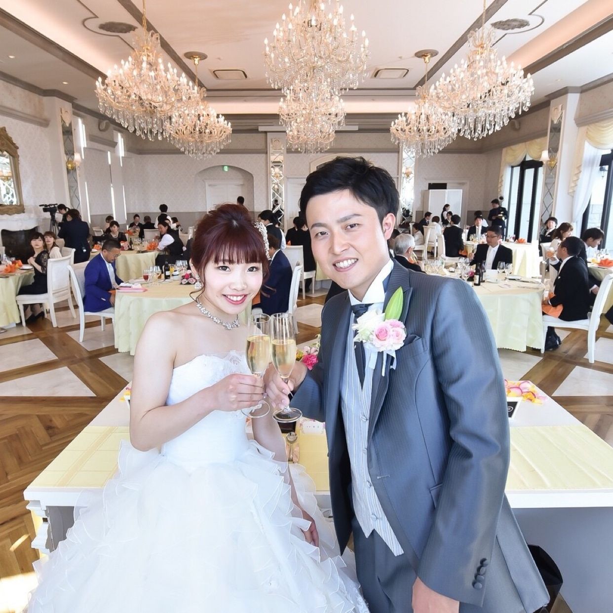 披露宴パーティのカバー写真