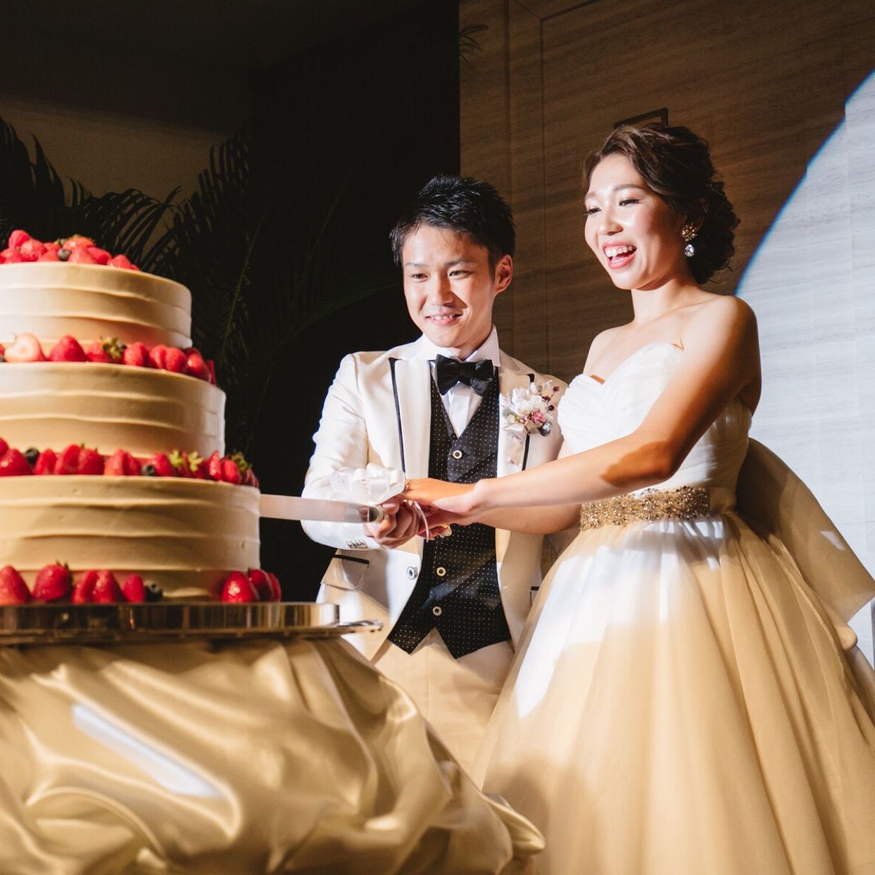 披露宴パーティのカバー写真