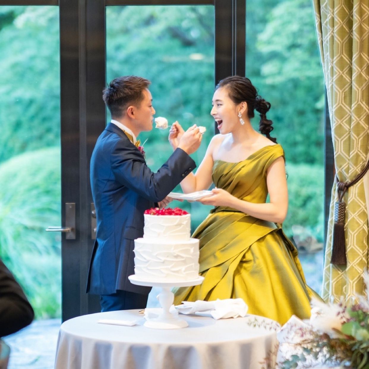 披露宴パーティのカバー写真