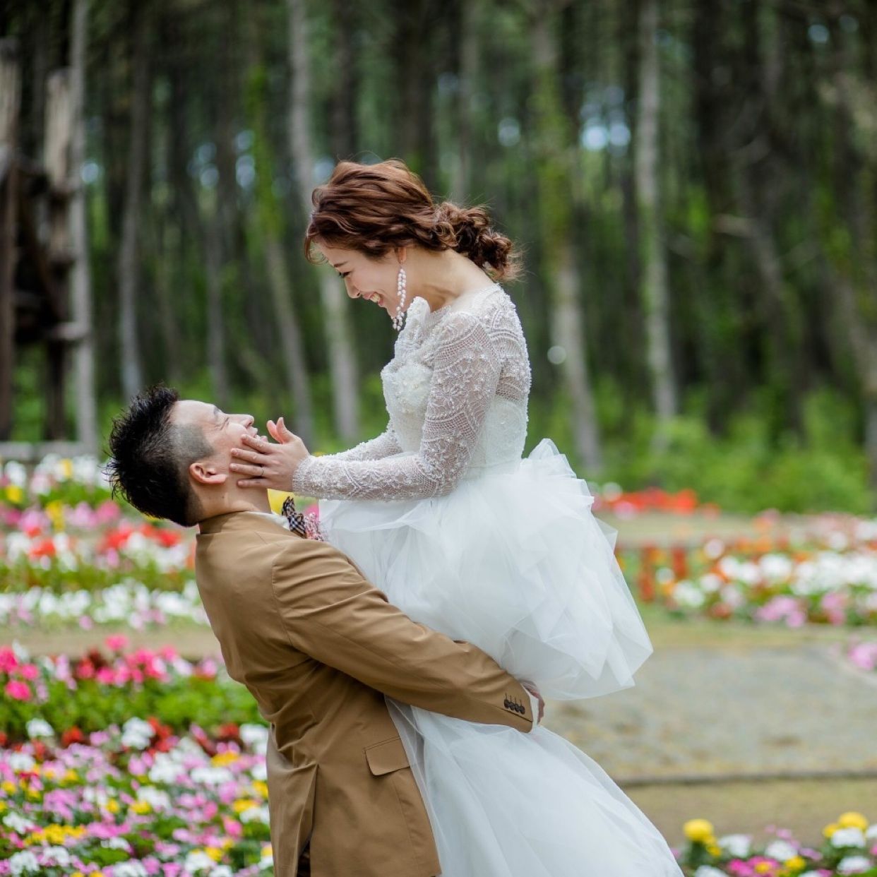 披露宴パーティのカバー写真