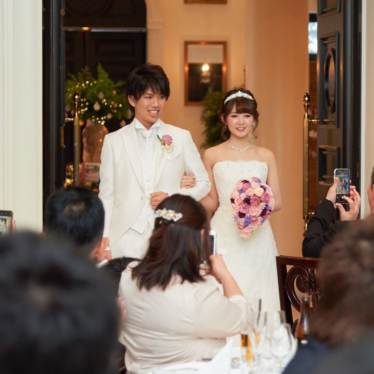 披露宴パーティのカバー写真