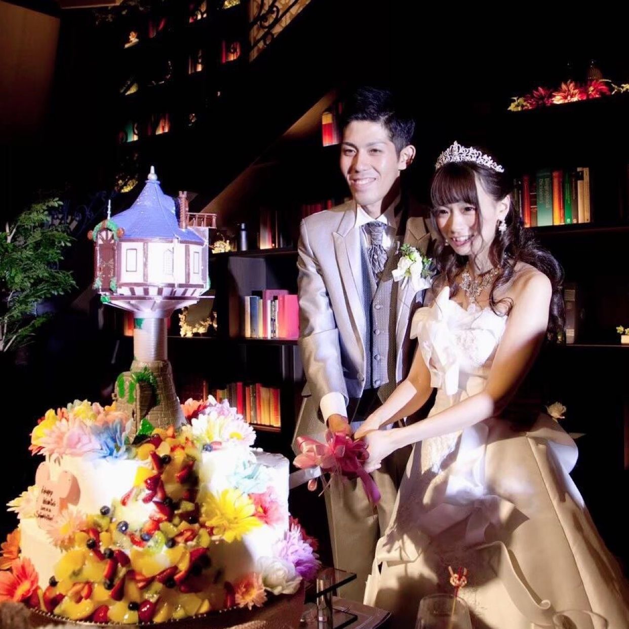 披露宴パーティのカバー写真