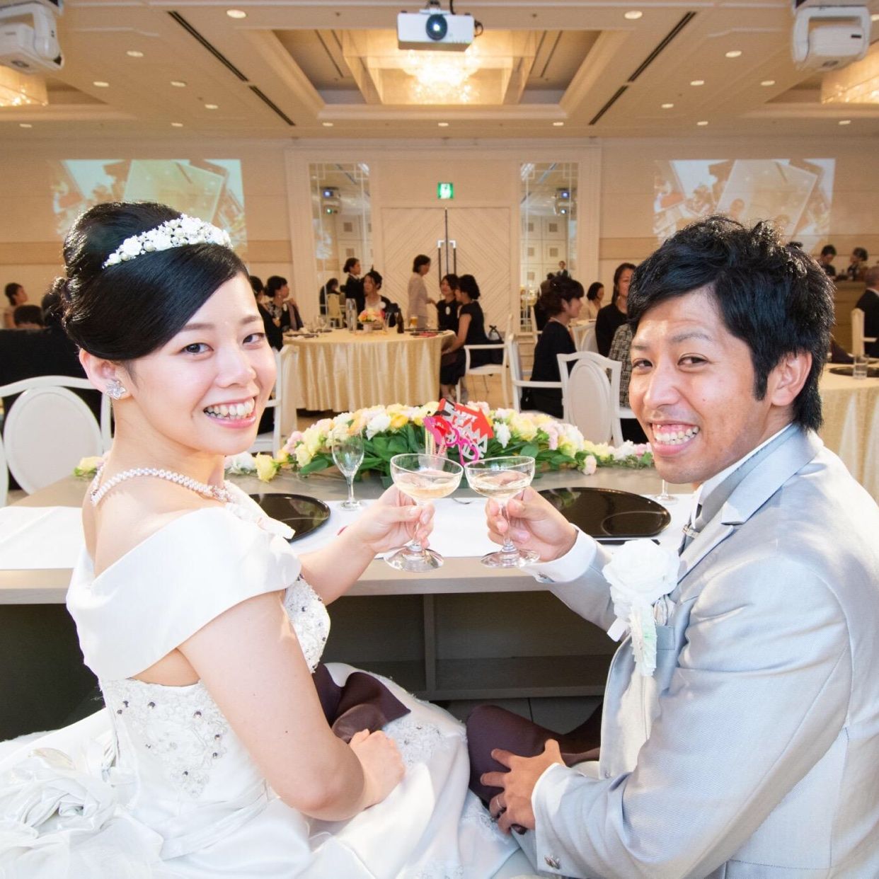 披露宴パーティのカバー写真