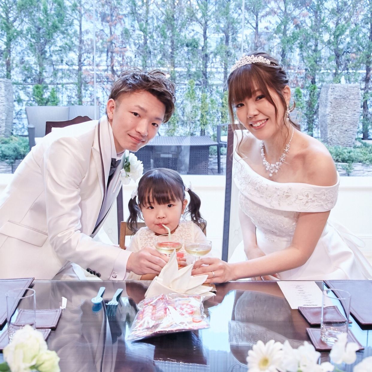 披露宴パーティのカバー写真